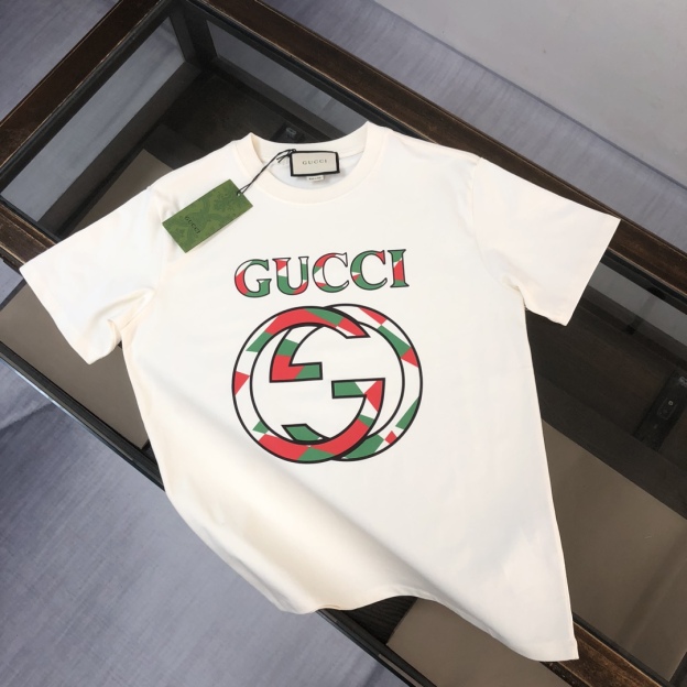 グッチ「Gucci」2025サマーコレクション ロゴプリント クルーネックTシャツ