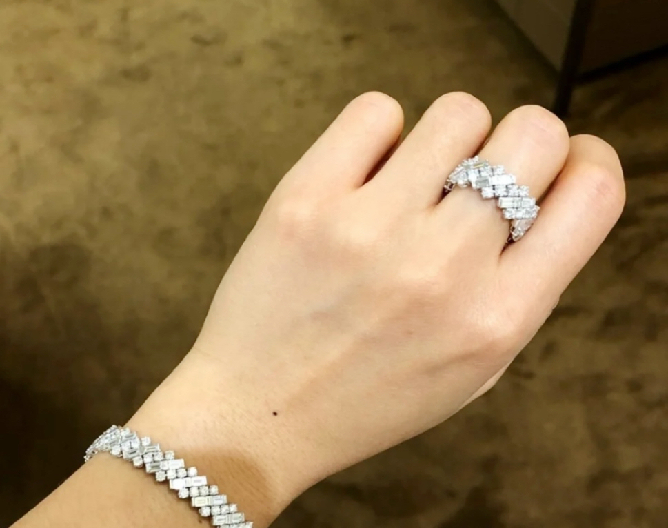カルティエ「Cartier」ステップカット ダイヤモンド リング