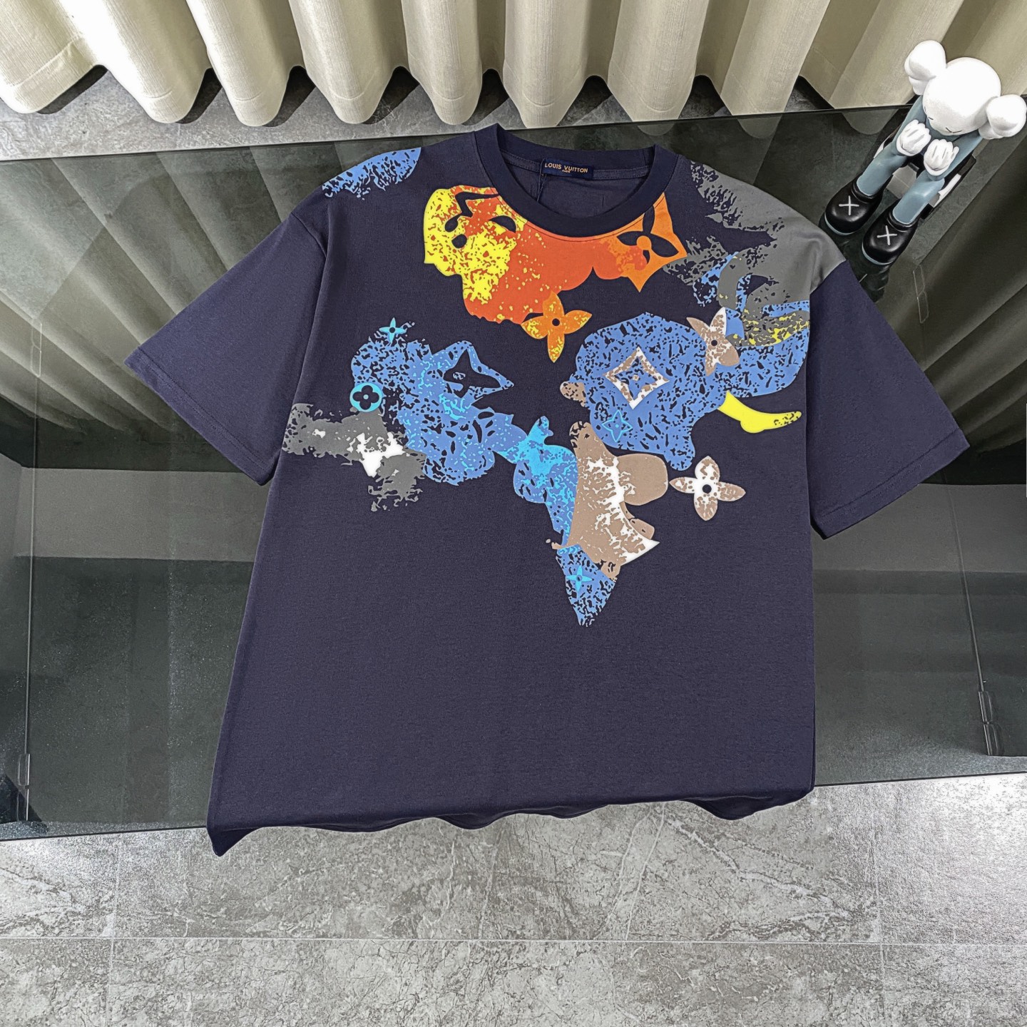 ルイ・ヴィトン「Louis Vuitton」 2025 スプリング スームインク プリント クルーネックTシャツ（メンズ）‌