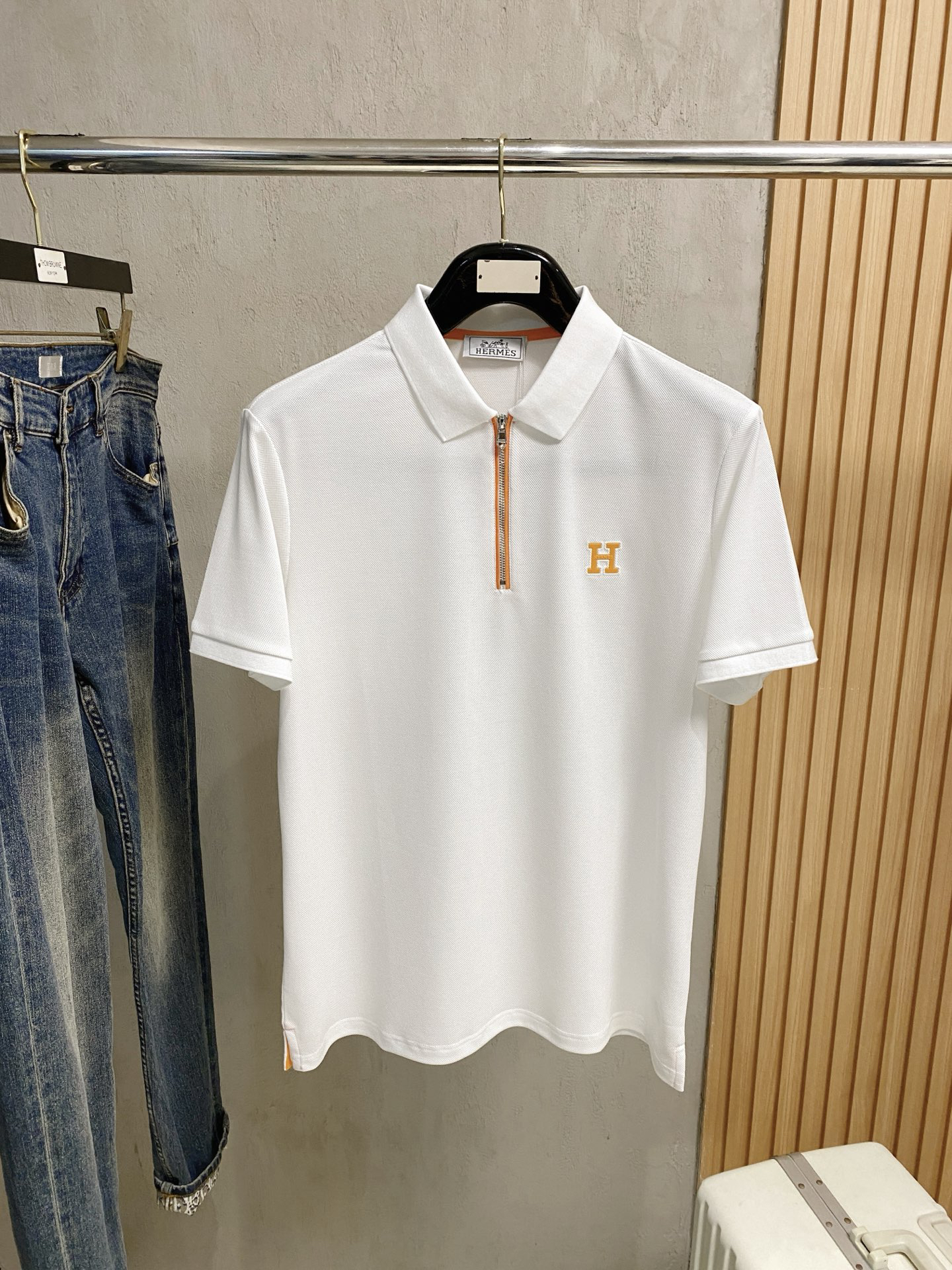 エルメス「Hermès」2025 サマーコレクション メンズ ロゴ入りポロシャツ