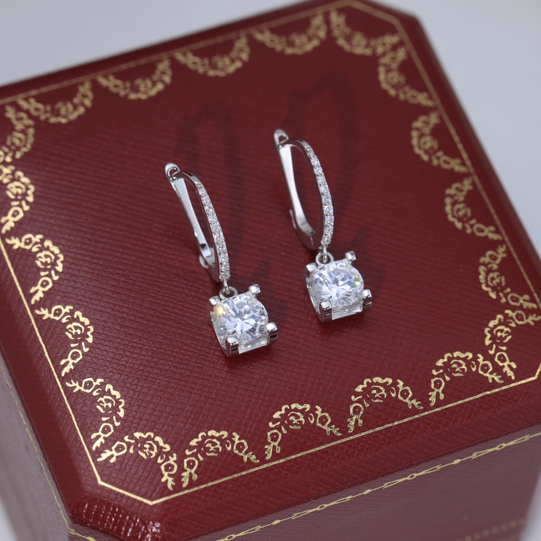 カルティエ「Cartier」ラブ シングルダイヤモンド ホーン ピアス