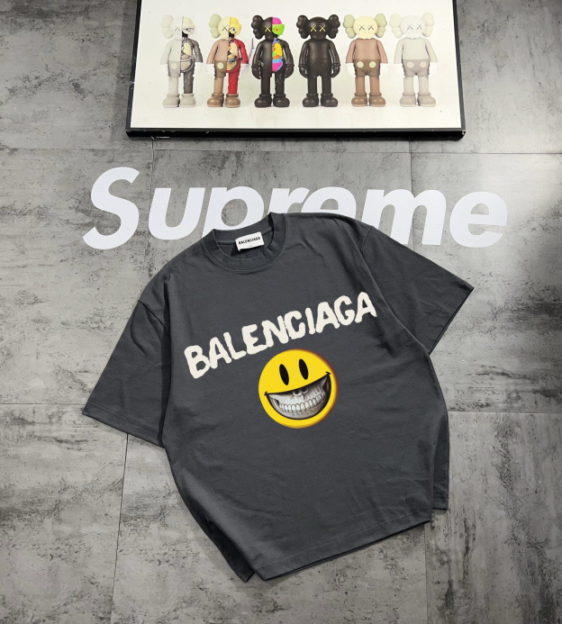 バレンシアガ「Balenciaga」バレンシアガ「Balenciaga」レトロカップルプリント半袖