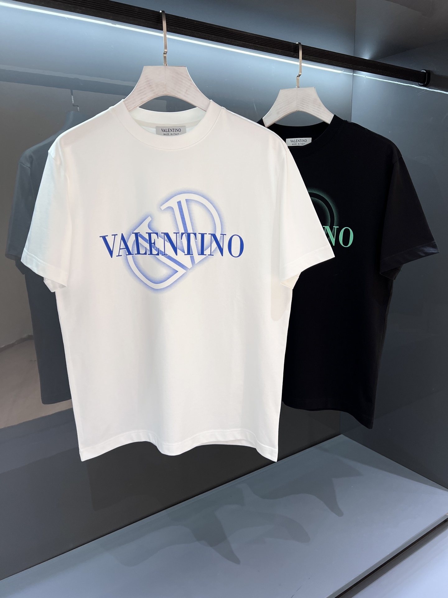 ヴァレンティノ「Valentino」メンズクルーネック半袖Tシャツ