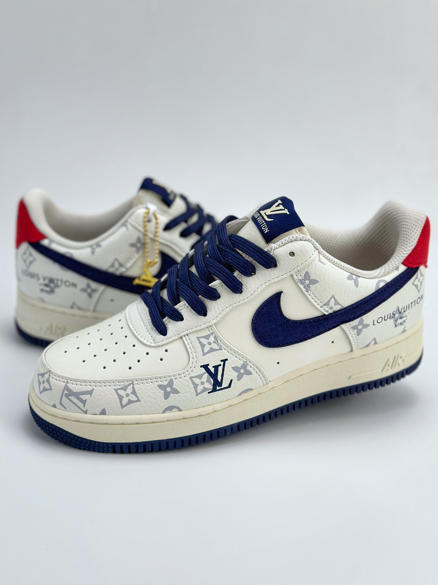 「コラボモデル」Louis Vuitton x Nike Air Force 1 Low スニーカー
