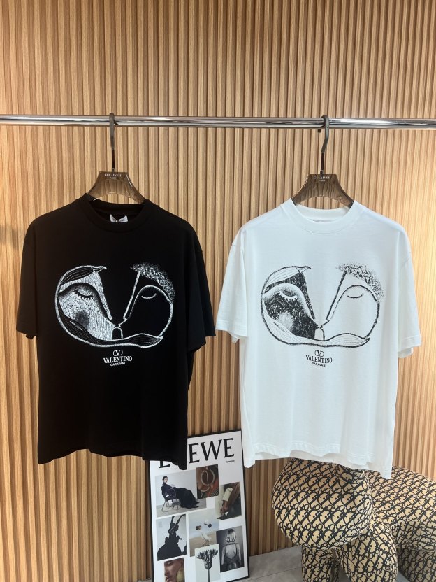 ヴァレンティノ「Valentino」 2025 春夏ニューコレクション クルーネック ショートスリーブTシャツ