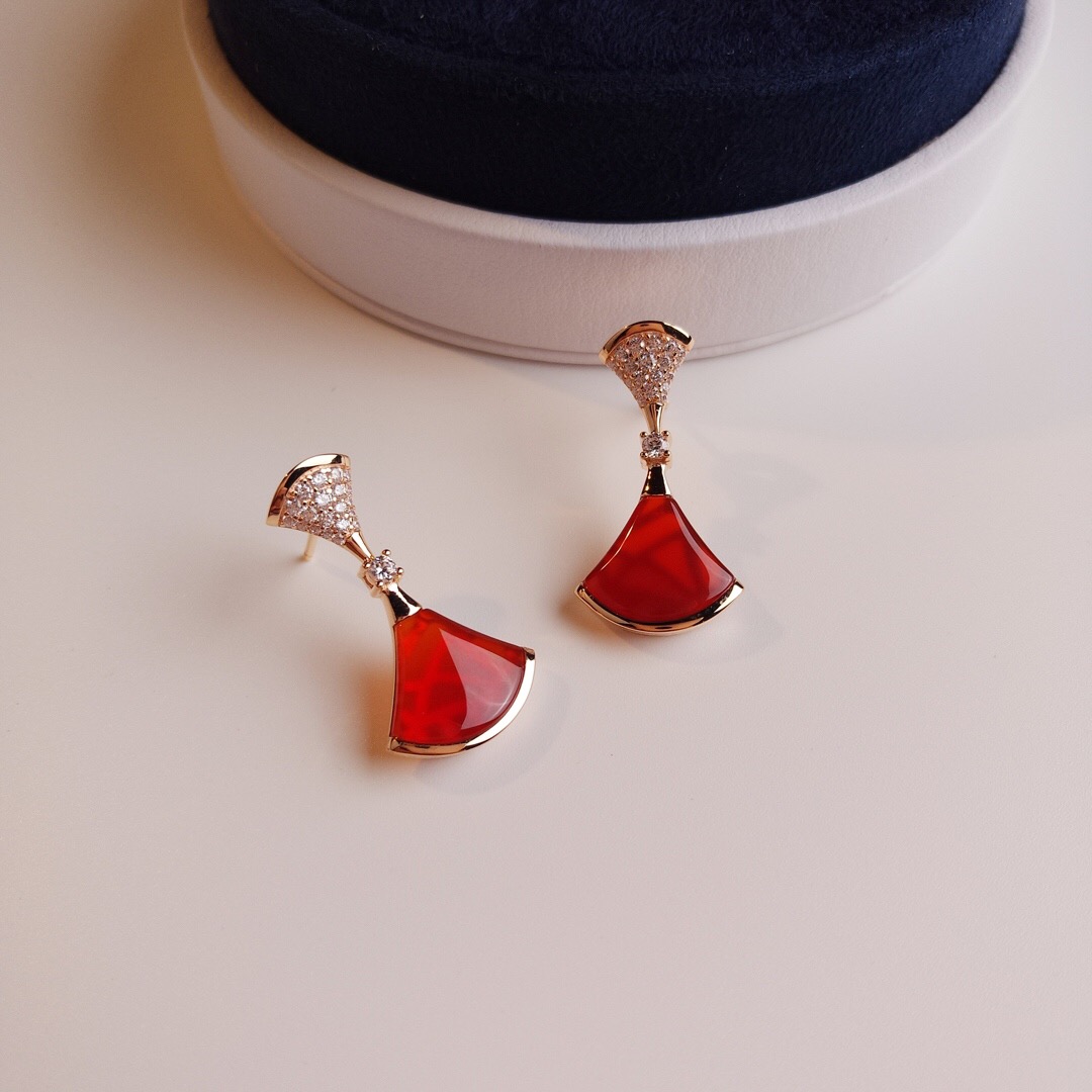 ブルガリ「Bvlgari」DIVAS' DREAM 天然レッドカルセドニー ファン型イヤリング