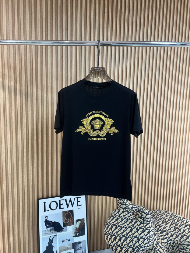 ヴェルサーチ「Versace」2025SS メドゥーサ1978 プレミアム刺繍Tシャツ