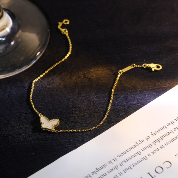 ヴァン クリーフ＆アーペル「Van Cleef & Arpels」 Butterfly マザーオブパール 18Kホワイトゴールド ブレスレット17cm