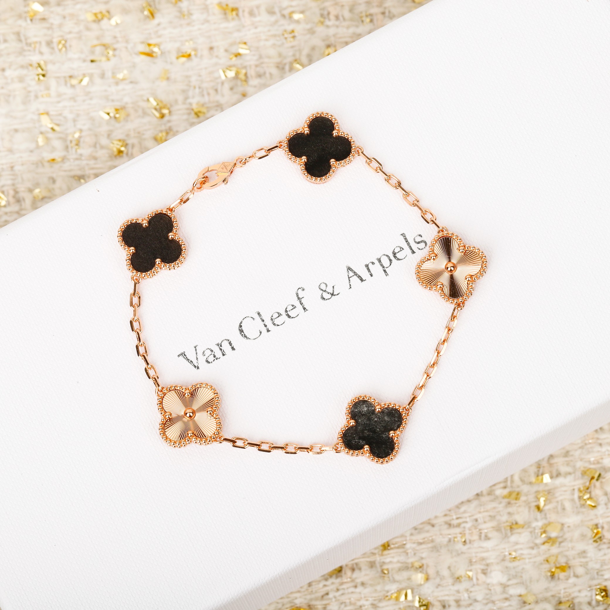 ヴァン クリーフ＆アーペル「Van Cleef & Arpels」Alhambra パールマザーオブパール レーザー ブレスレット19cm