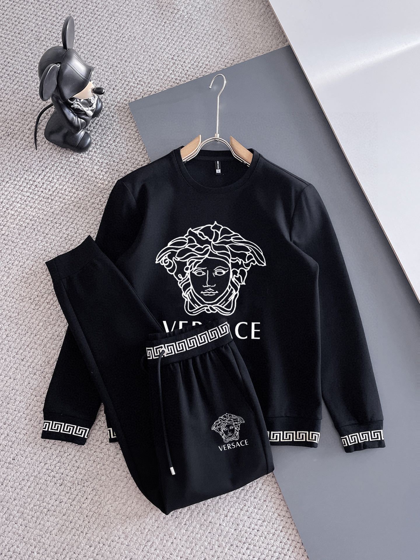 ヴァレンティノ「Valentino」秋冬 メンズ カジュアルスポーツセット