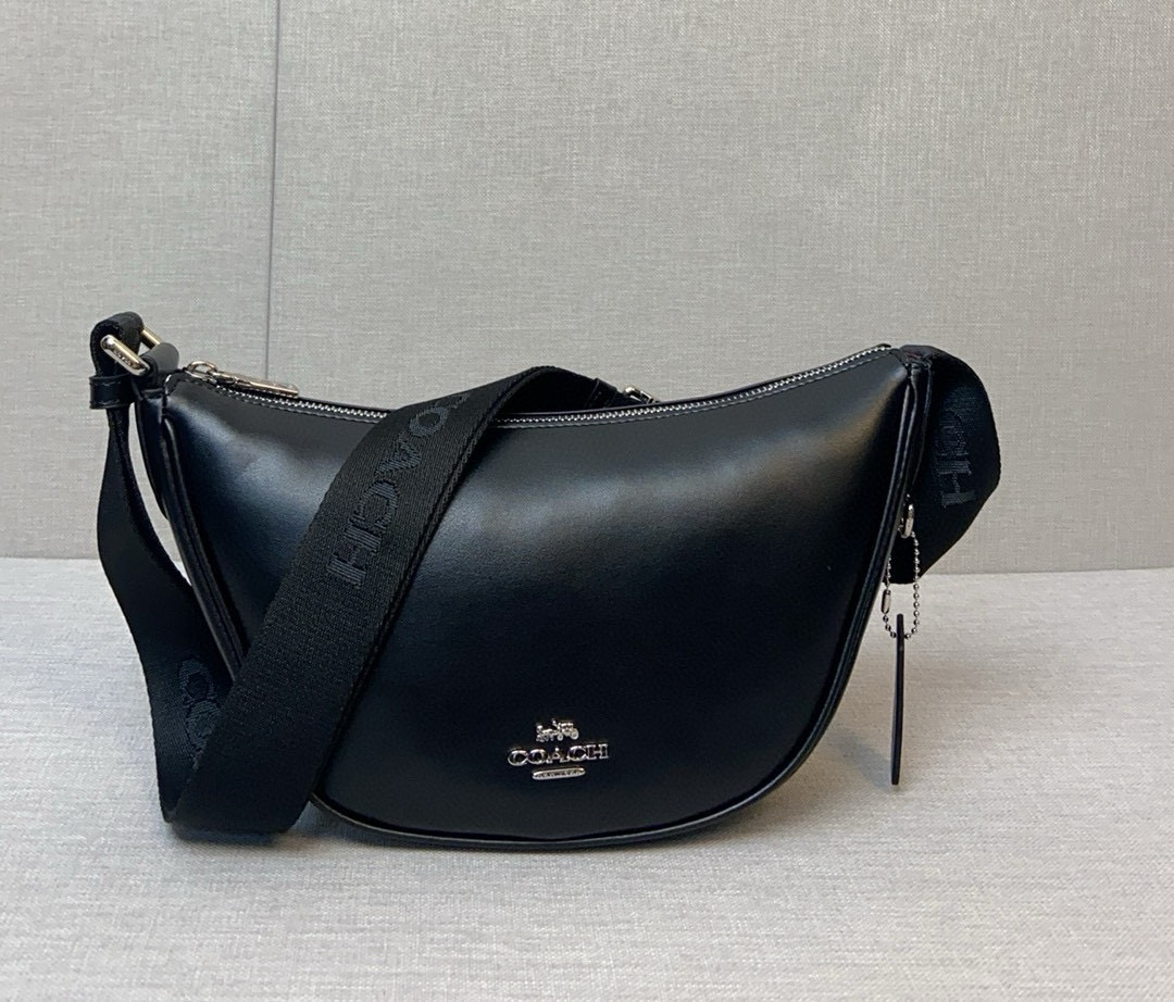 コーチ「Coach」 Ace 月牙型ショルダーバッグ