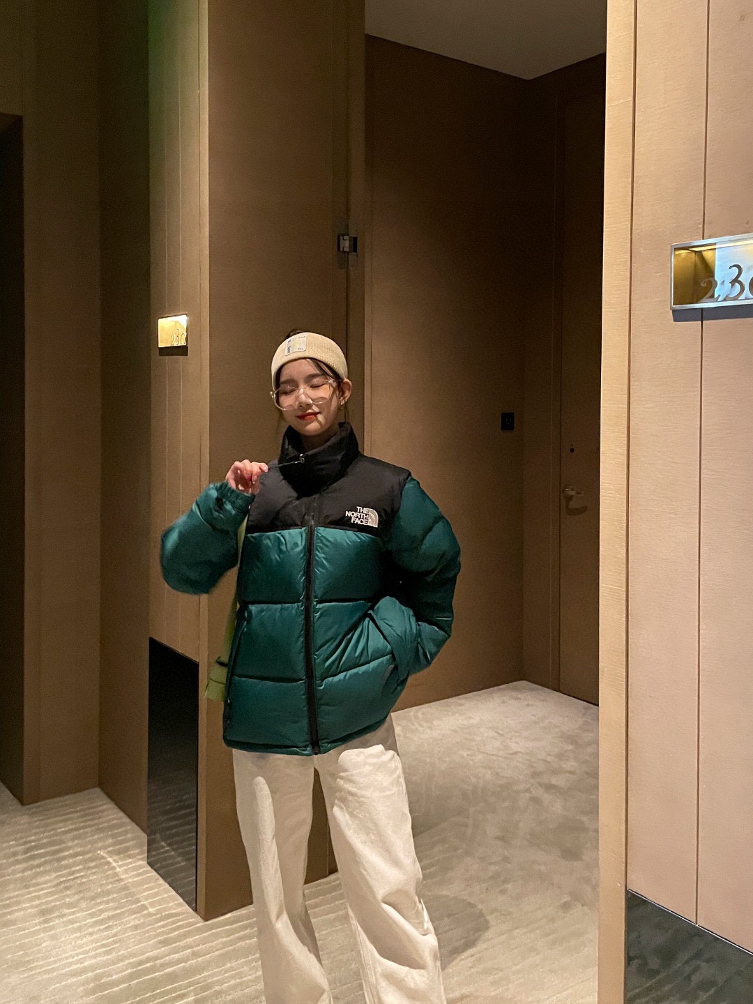 ザ・ノースフェイス Nuptse  クラシックなレディースショートダウンジャケット