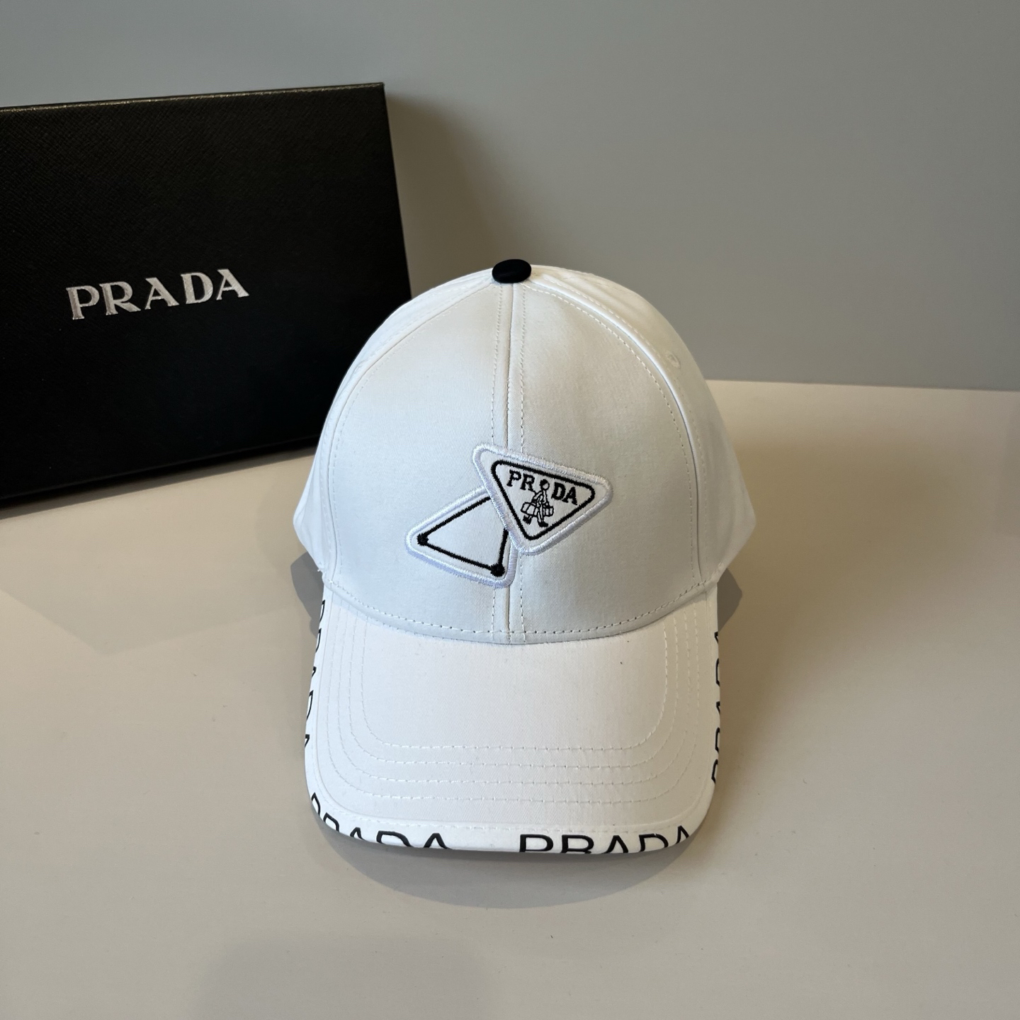 プラダ「Prada」 Re-Nylon Baseball Cap