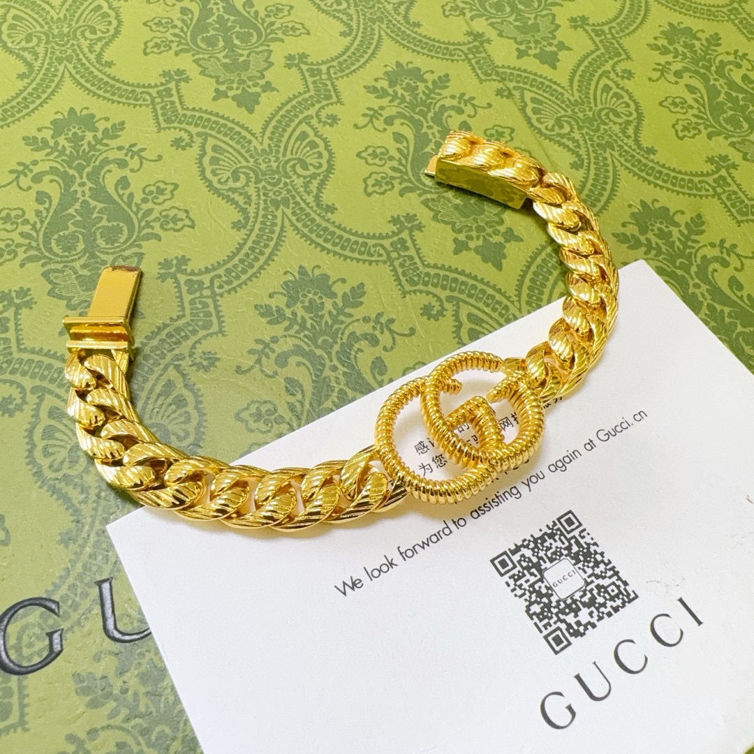 グッチ「Gucci」グッチ インターロッキングC ブレスレット