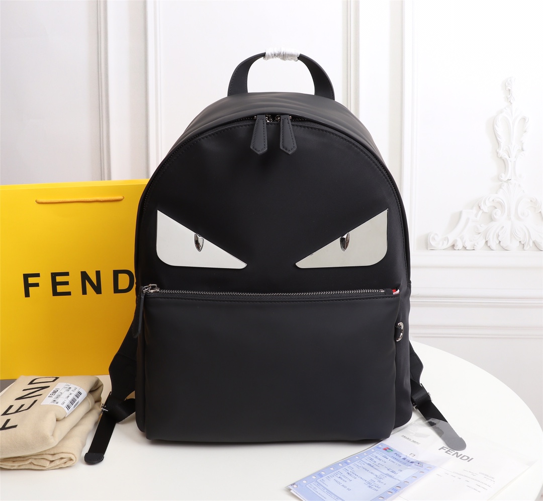フェンディ「Fendi」 メンズ ラージバックパック