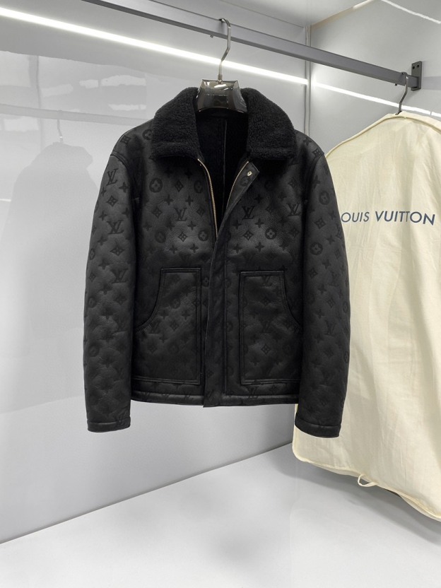 ルイ・ヴィトン「Louis Vuitton」 MONOGRAM エンボス加工 ジャケット アウタ