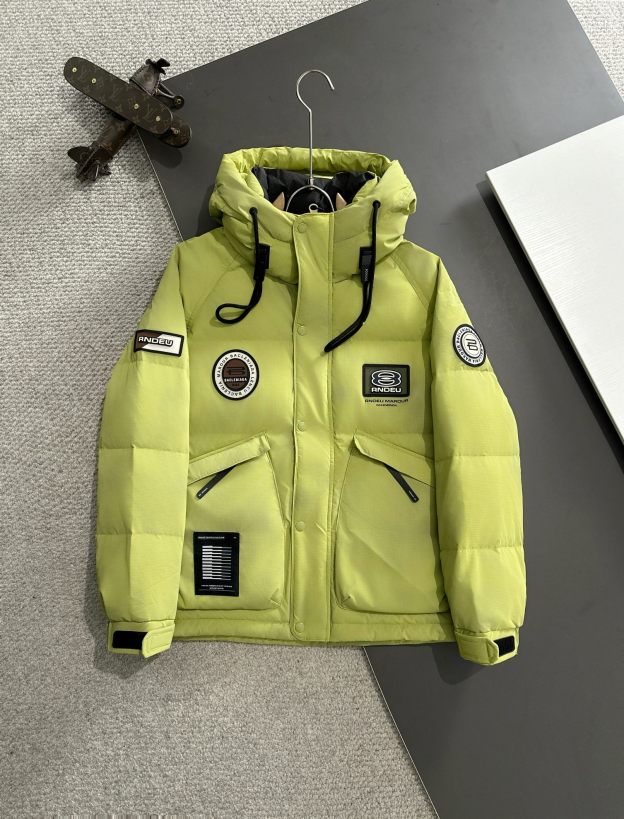 バレンシアガ「Balenciaga」‌2024秋冬最新ダウンジャケット