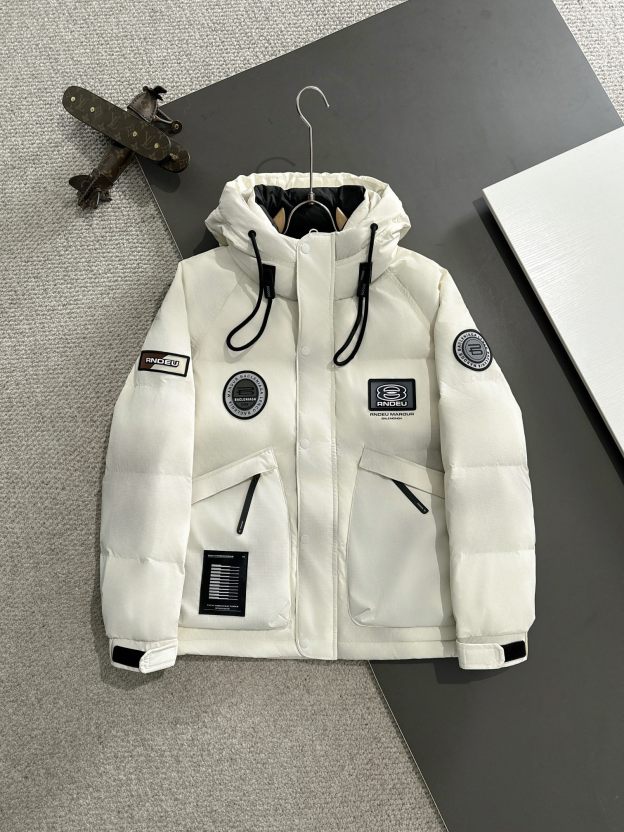 バレンシアガ「Balenciaga」‌2024秋冬最新ダウンジャケット