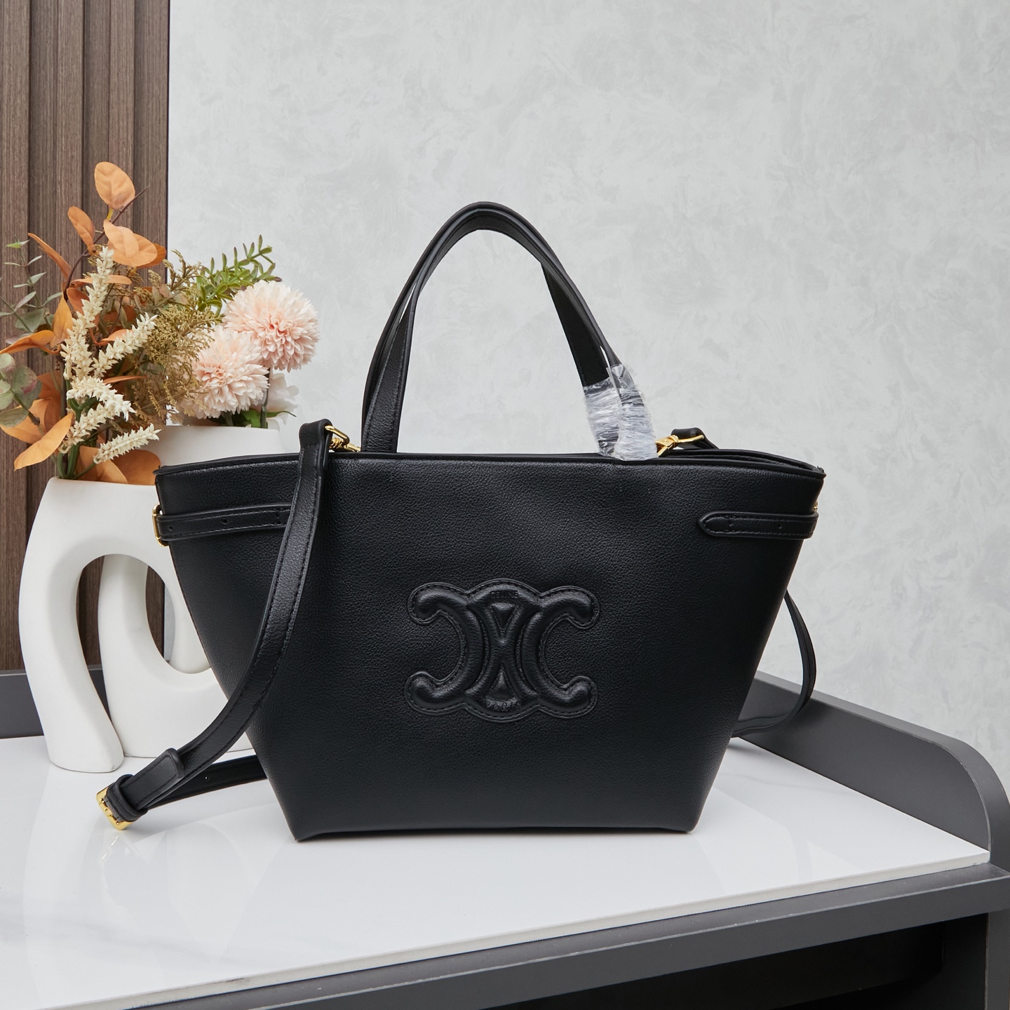 セリーヌ「Celine」TRIOMPHE レザー トートバッグ