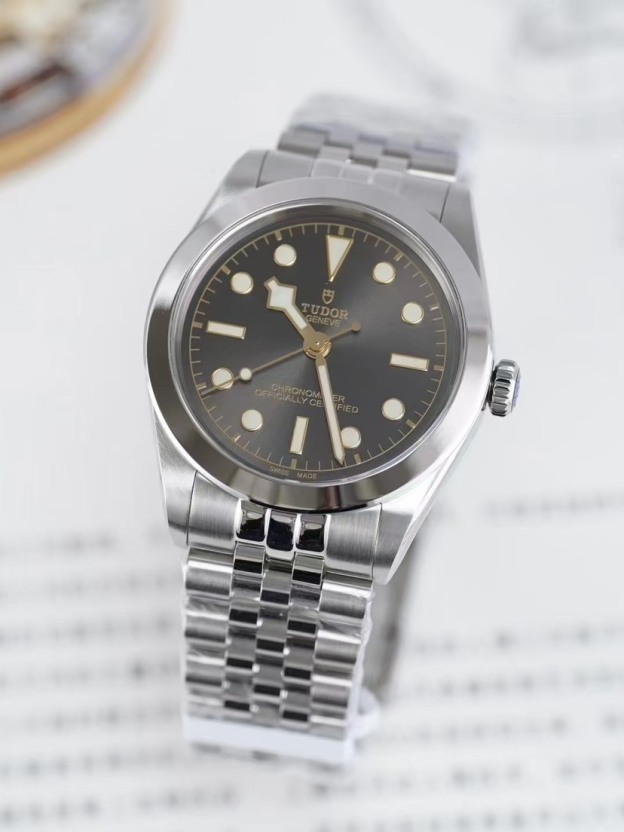 チューダー「Tudor」ブラックベイ 1958 シリーズメンズウォッチ39MM