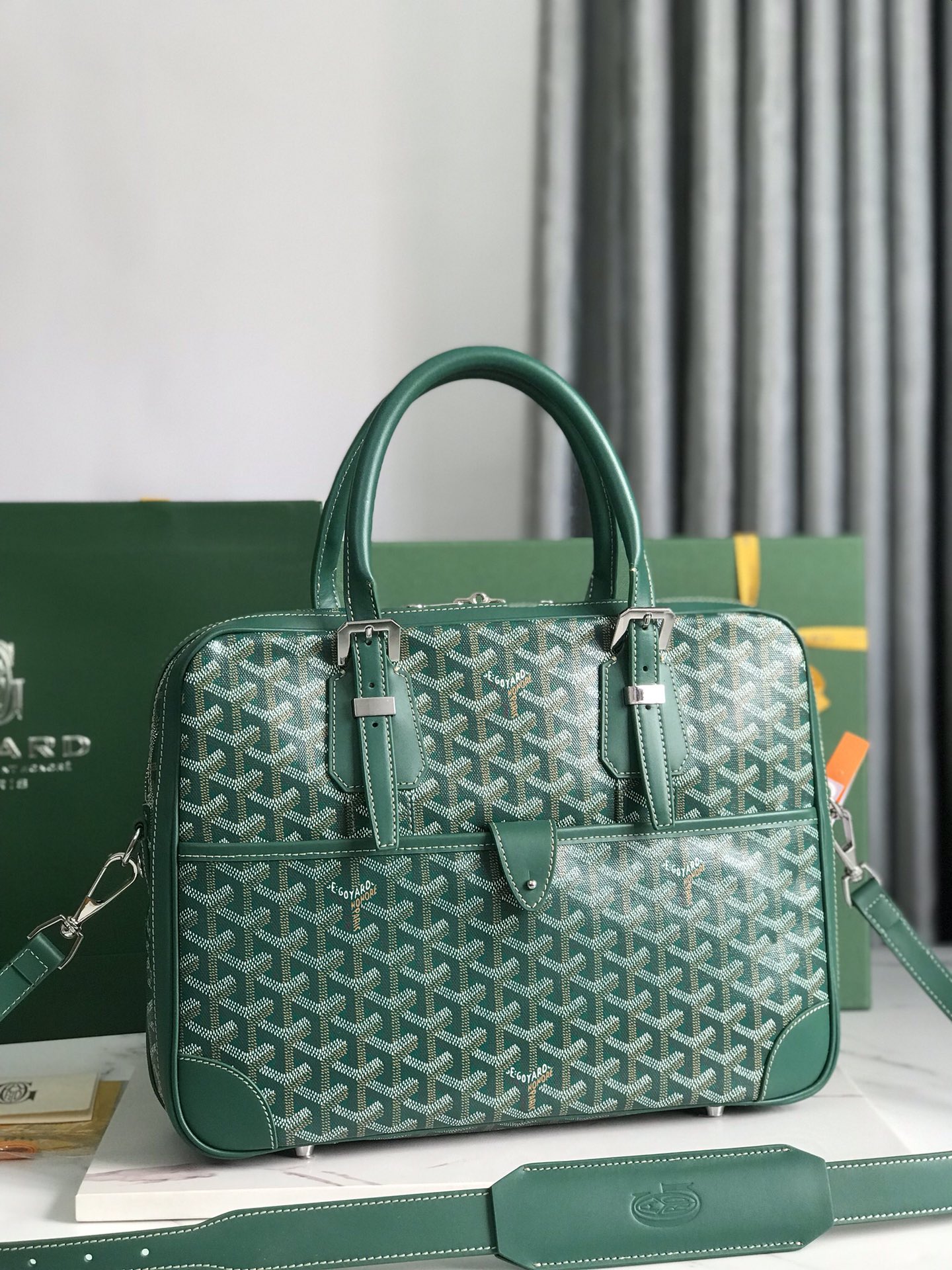ゴヤール「Goyard」Ambassade トランペットですメッセージバッグ