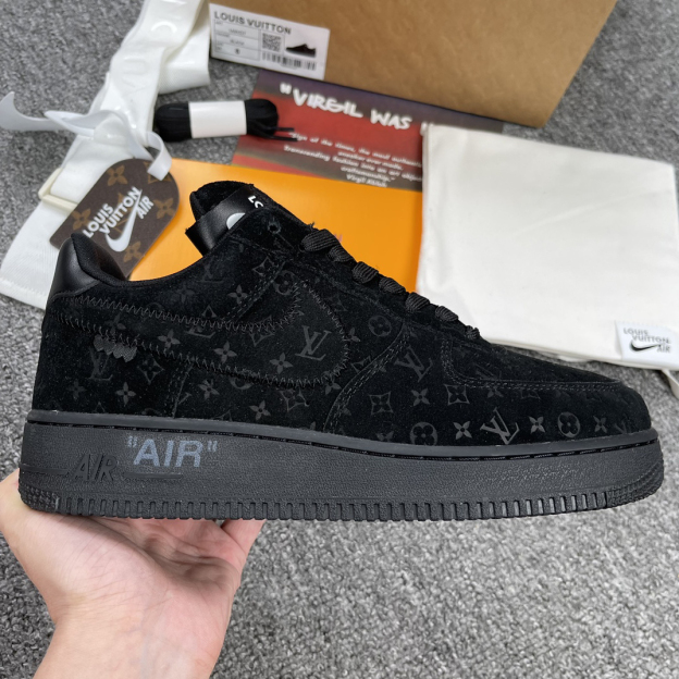 「コラボモデル」Louis Vuitton x Nike Air Force 1 Low【日本未入荷】