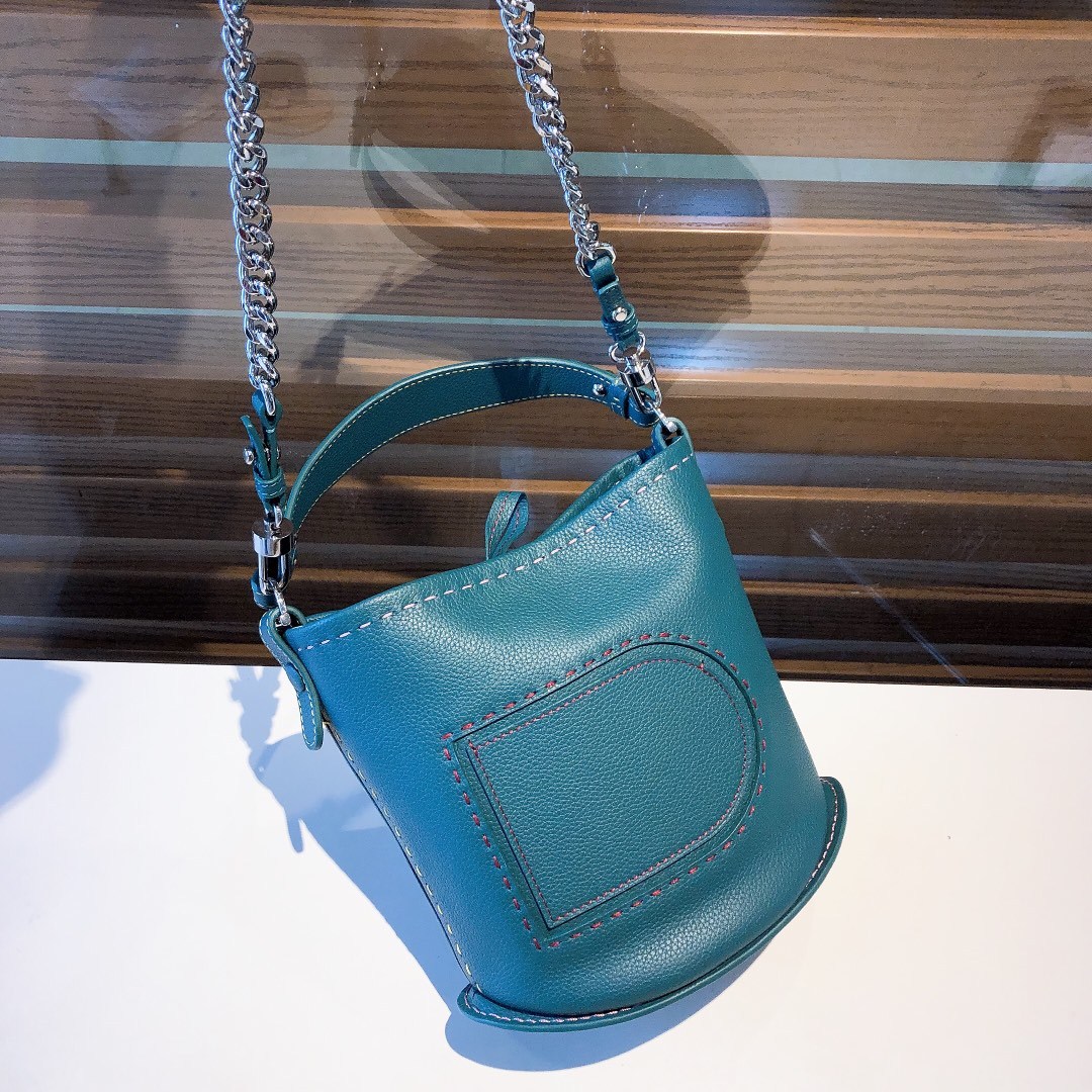 デルヴォー「Delvaux」Pin ミニバケットバッグ