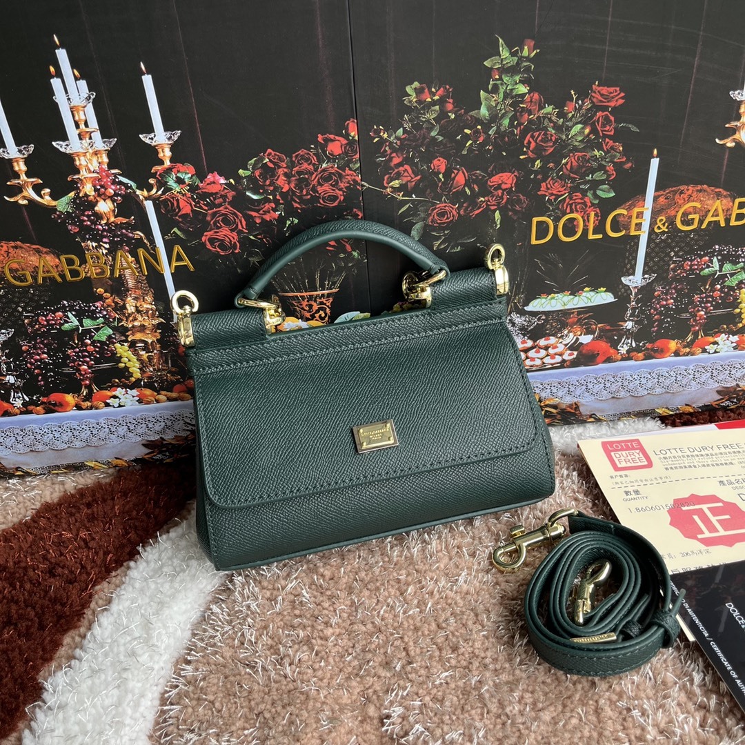 ドルチェ・アンド・ガッバーナ「D&G」レパードプリント プラチナバッグ
