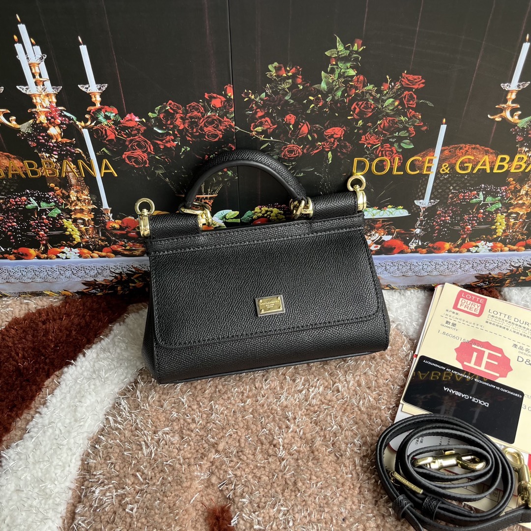 ドルチェ・アンド・ガッバーナ「D&G」レパードプリント プラチナバッグ