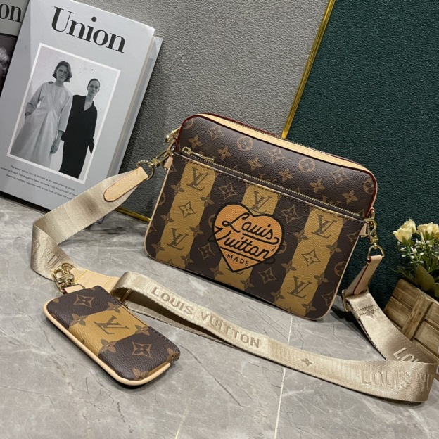 ルイ・ヴィトン「Louis Vuitton」新作 Trio メッセンジャーバッグ