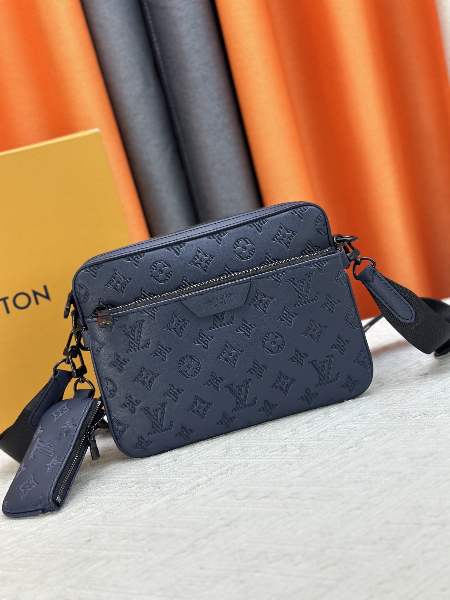 ルイ・ヴィトン「Louis Vuitton」新作 Trio メッセンジャーバッグ