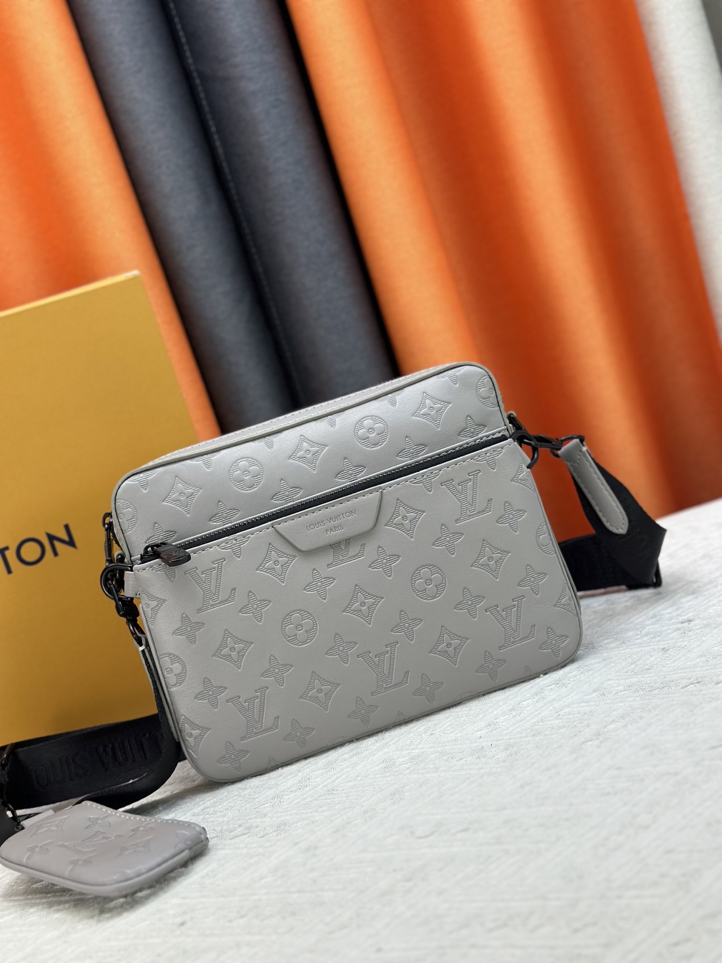ルイ・ヴィトン「Louis Vuitton」新作 Trio メッセンジャーバッグ