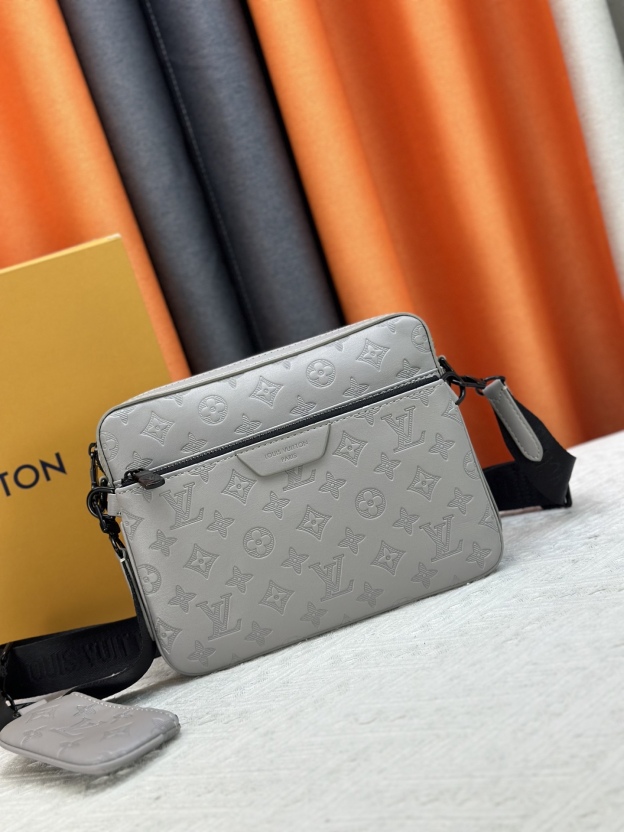 ルイ・ヴィトン「Louis Vuitton」新作 Trio メッセンジャーバッグ