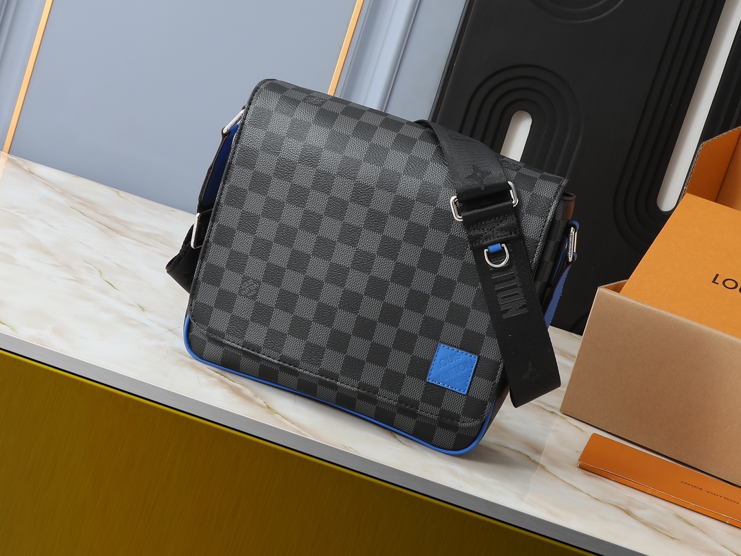ルイ・ヴィトン「Louis Vuitton」ディストリクト スモールメッセンジャーバッグ