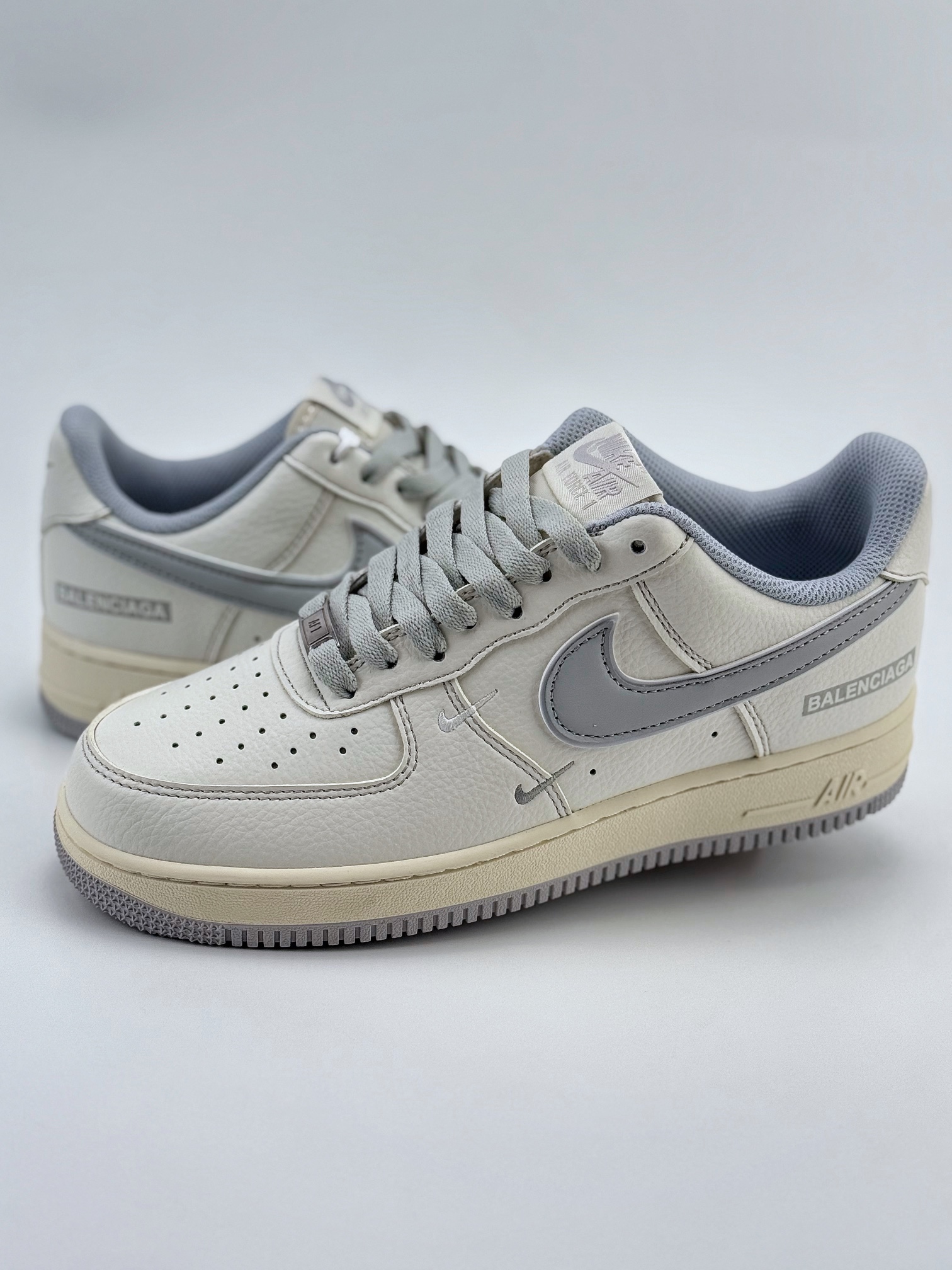 「コラボモデル」Balenciaga x NikeAir Force 1 Low 07 'Double Swoosh' スニーカー