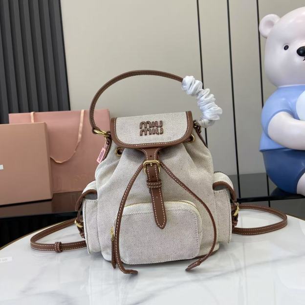 ミュウミュウ「Miu Miu」バックパック レザー＆キャンバス デュアルストラップ ショルダーバッグ