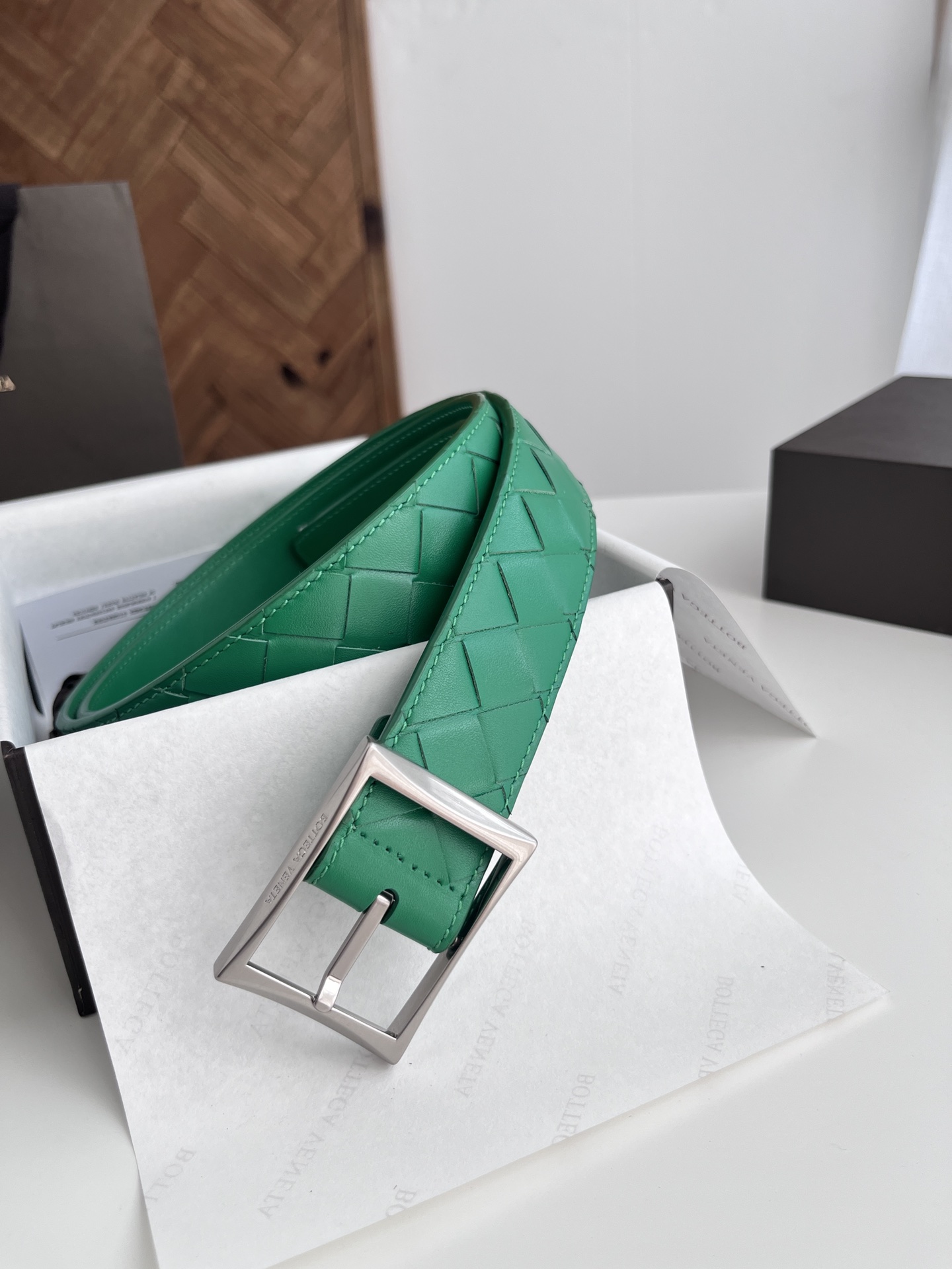 ボッテガ・ヴェネタ「Bottega Veneta」イントレチャート リバーシブル ベルト