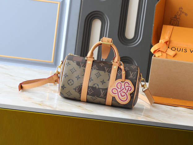 ルイ・ヴィトン キーポル･バンドリエール 25