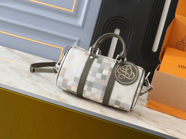 ルイ・ヴィトン キーポル･バンドリエール 25