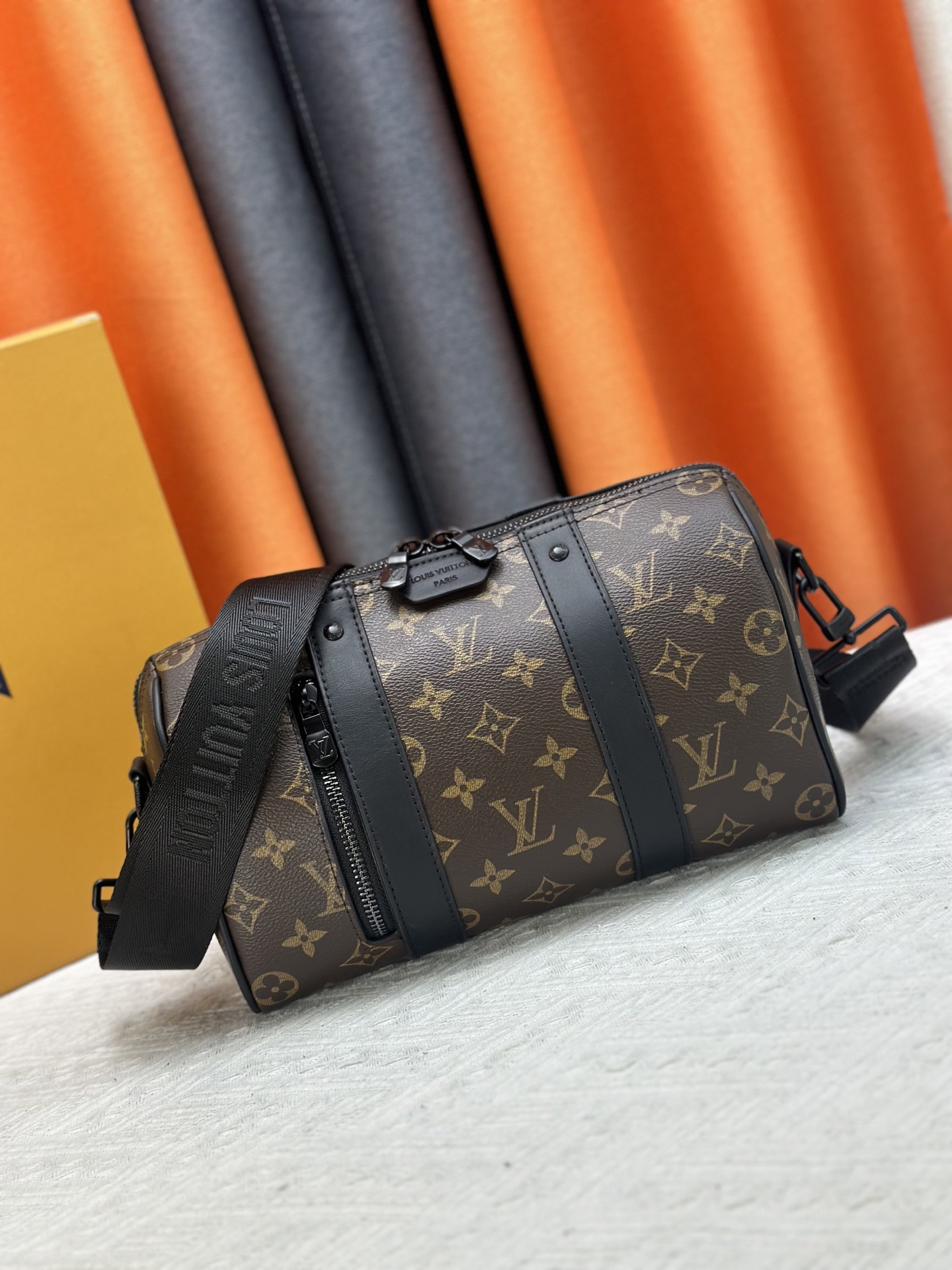 ルイ・ヴィトン シティ･キーポル･バンドリエー