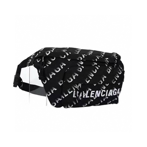 バレンシアガ「Balenciaga」CELINE TRIOMPHE バーチャルグラフィティ ウエストバッグ