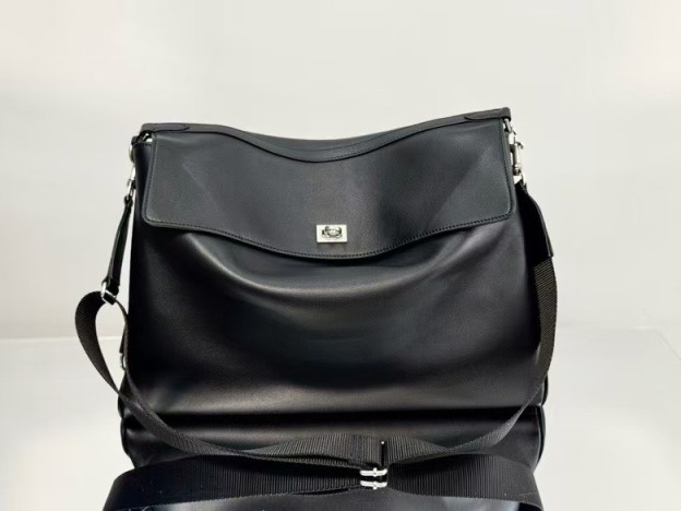 バレンシアガ「Balenciaga」RODEO メンズ メッセンジャーバッグ