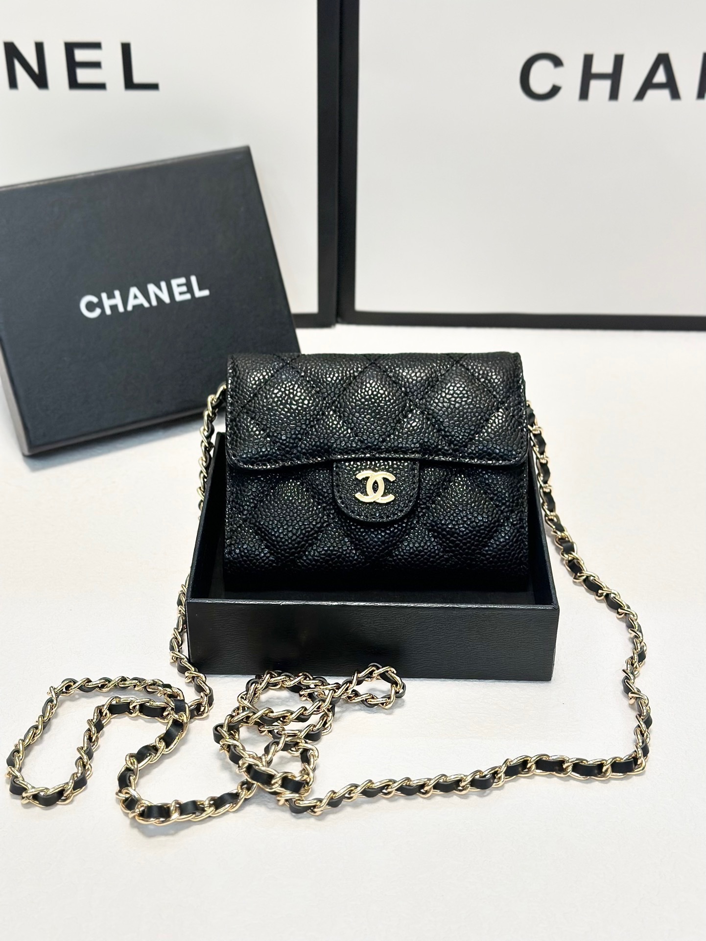 シャネル「Chanel」クラシックフラップ ウォレットオン チェーン キャビアレザー ショルダーバッグ