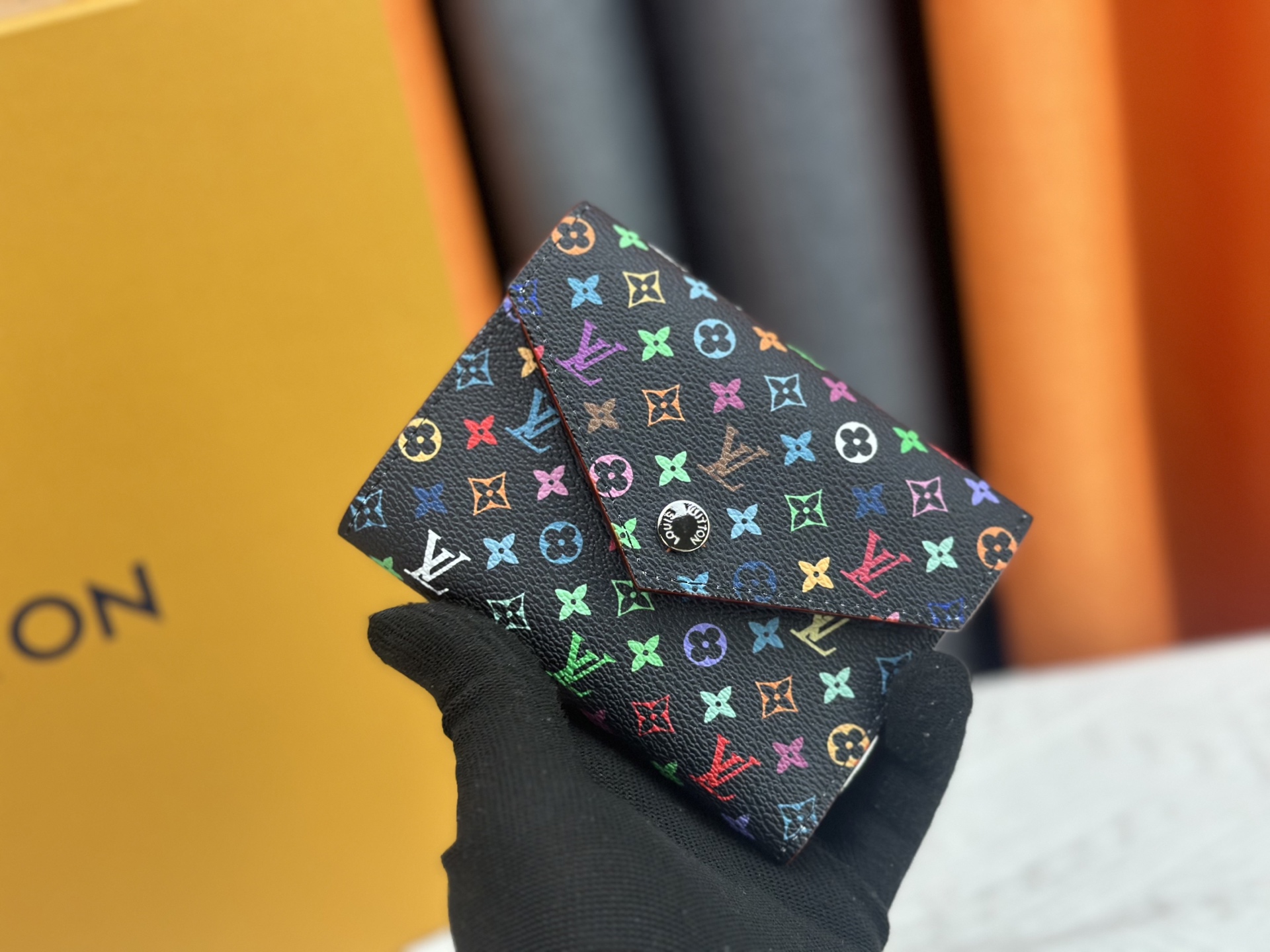 ルイ・ヴィトン「LV x TM」ポルトフォイユ･ヴィクトリーヌ ウォレット