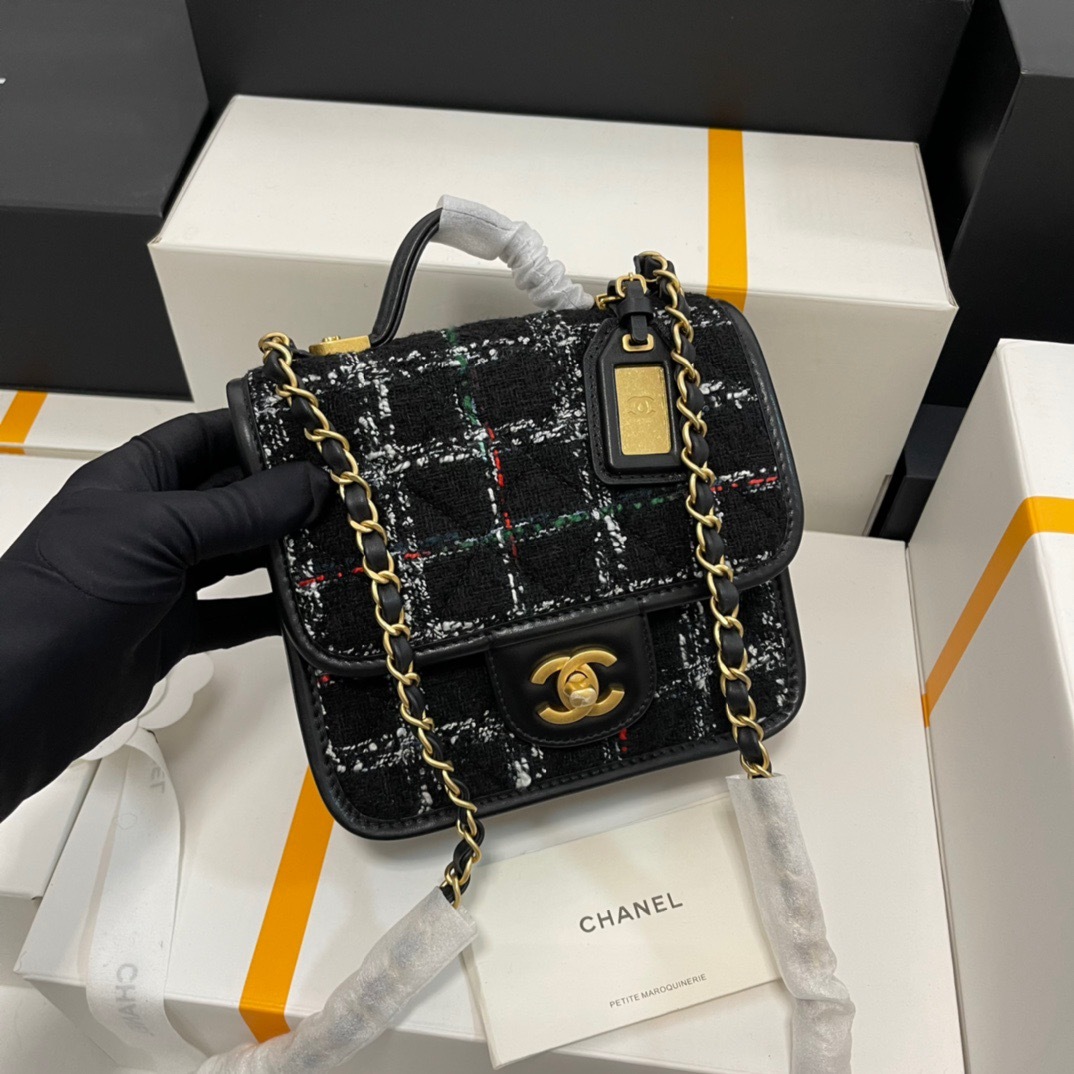 シャネル「Chanel」ウールツイード メッセンジャーバッグ