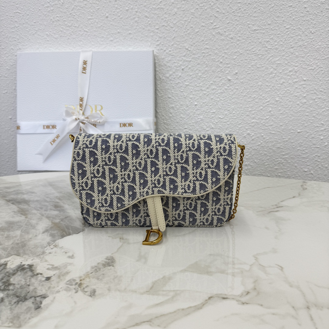 ディオール「Dior」サドルチェーンショルダーバッグ