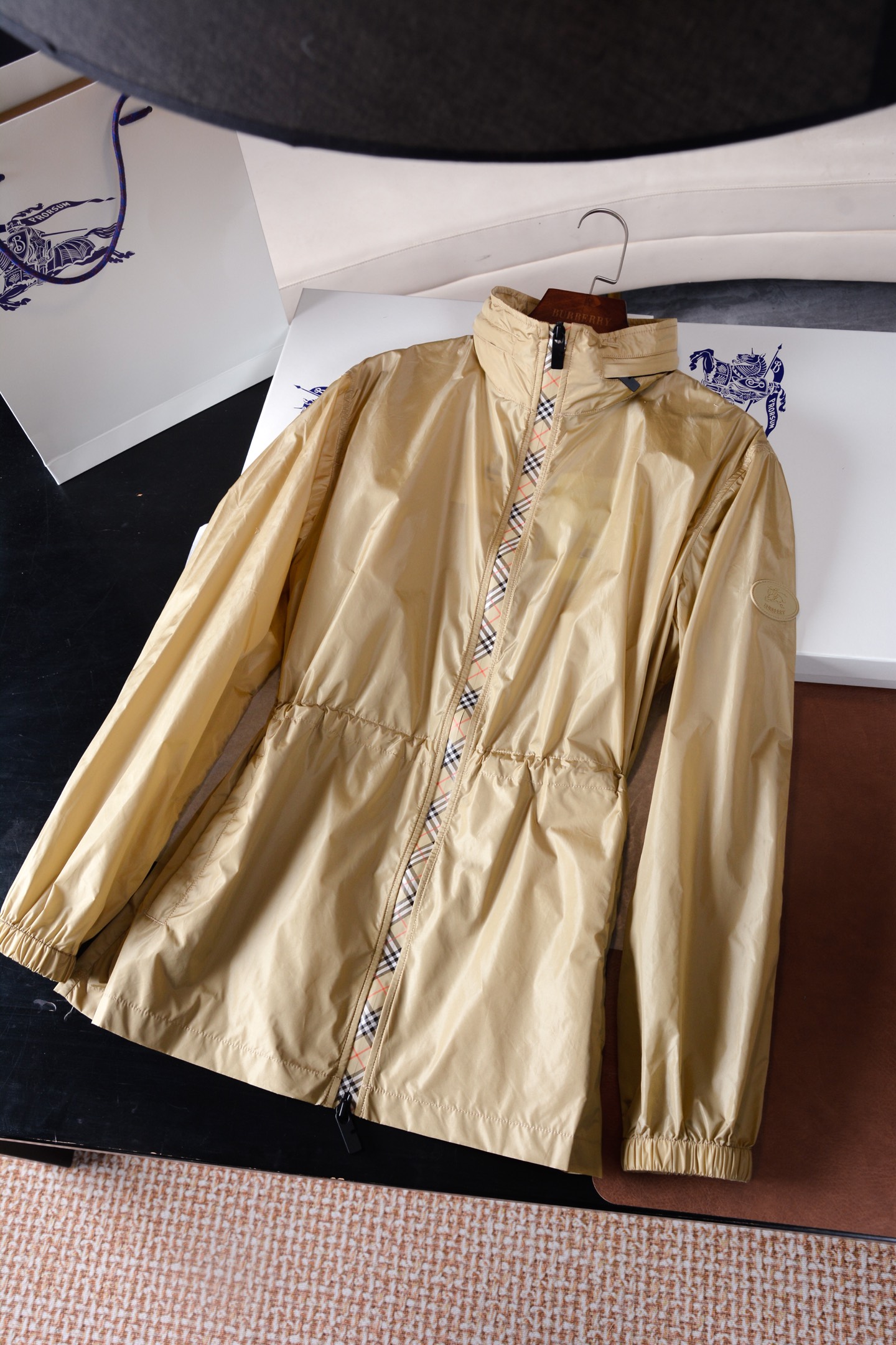 BURBERRY – ISETAN MITSUKOSHI VOGUE