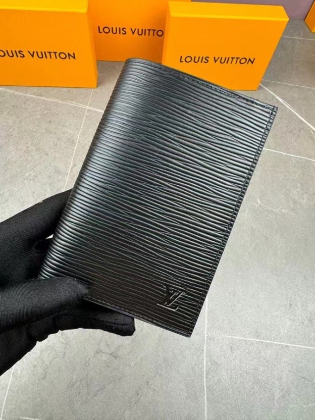 ルイ・ヴィトン パスポートカバー クーヴェルテュール･パスポール