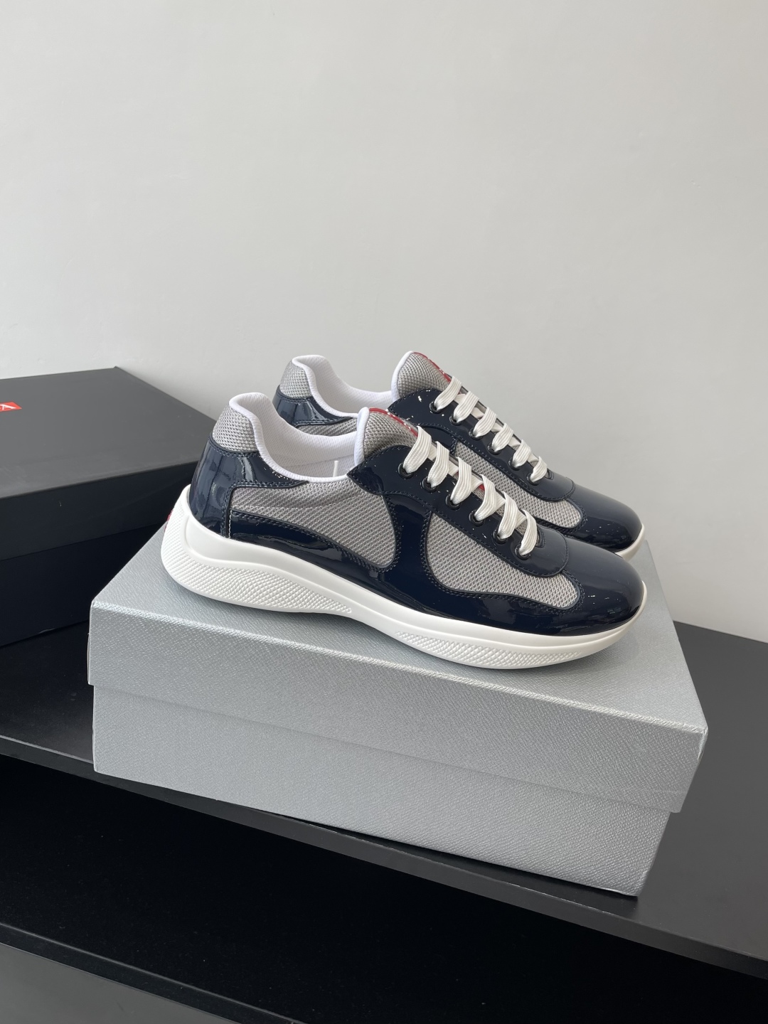 プラダ「Prada」メンズ スポーツ スニーカー