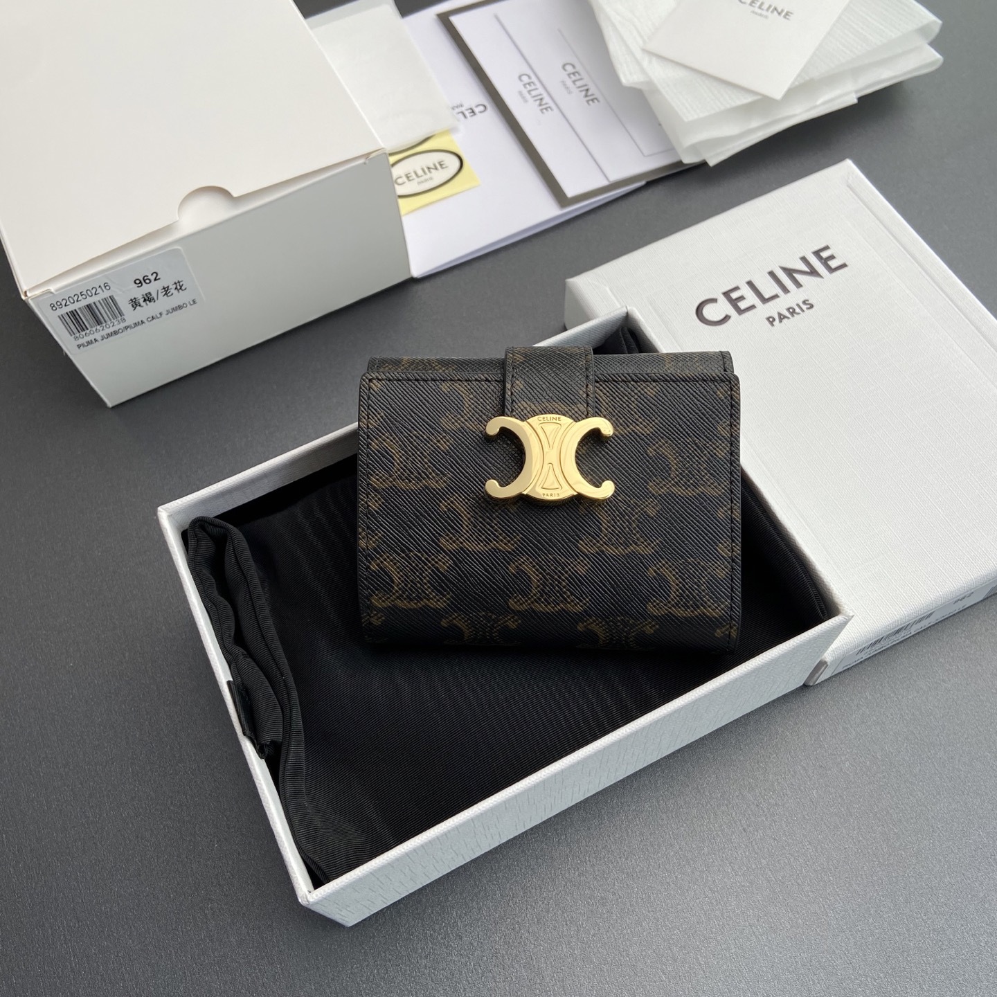 セリーヌ「Celine」TRIOMPHE レザーモノグラム ショートウォレット